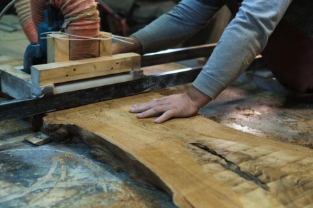 Les secrets du métier d'ébéniste, entre tradition et modernité