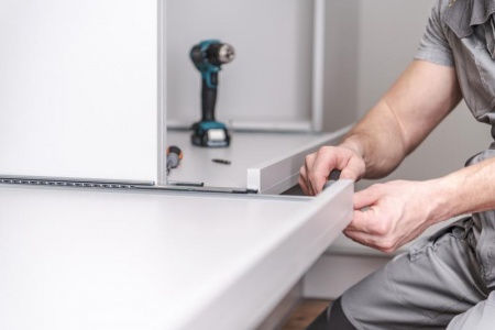 Optimiser chaque centimètre avec un dressing sur mesure adapté